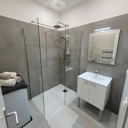 Dans En Rez De Jardin * Hyeres