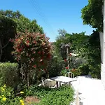 Dans En Rez De Jardin Hyères