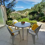 Dans En Rez De Jardin *