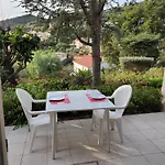Dans En Rez De Jardin Appartamento