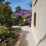 Dans En Rez De Jardin Hyères