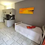 Dans En Rez De Jardin Appartamento Hyères