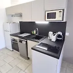Appartamento Dans En Rez De Jardin Hyères