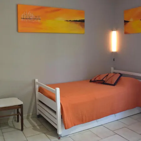 Apartmán Dans En Rez De Jardin *