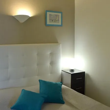 Dans En Rez De Jardin Apartamento