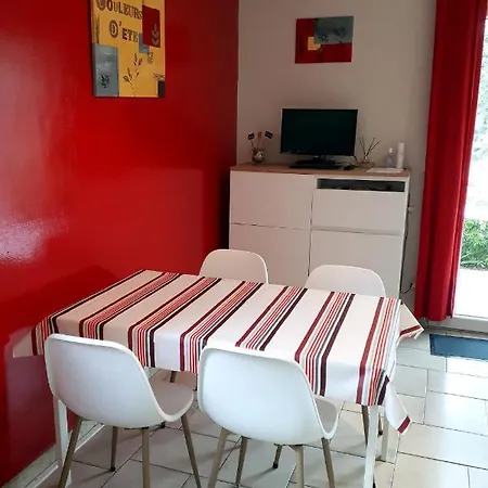 Apartman Dans En Rez De Jardin *