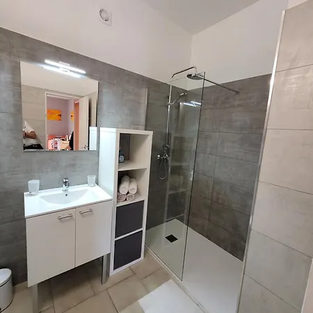 Dans En Rez De Jardin Apartamento