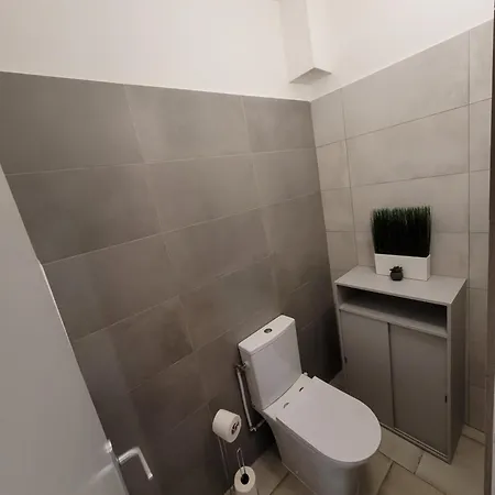 Apartamento Dans En Rez De Jardin Hyères