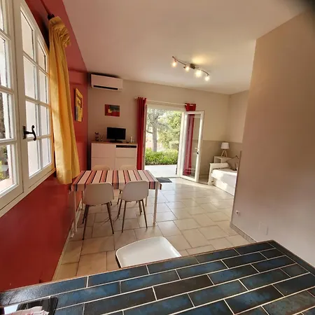 Dans En Rez De Jardin