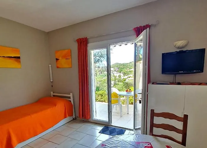 Dans En Rez De Jardin *