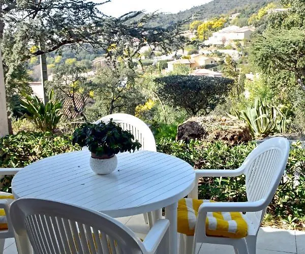 Апартаменты Dans En Rez De Jardin