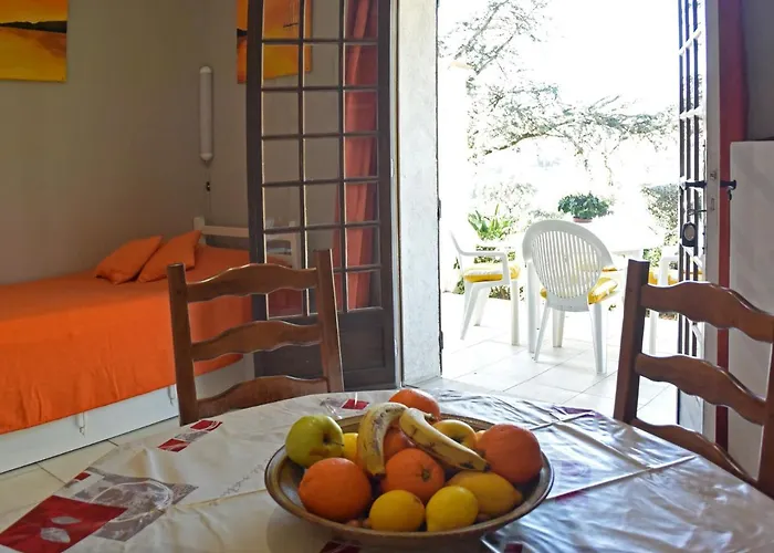 Dans En Rez De Jardin *