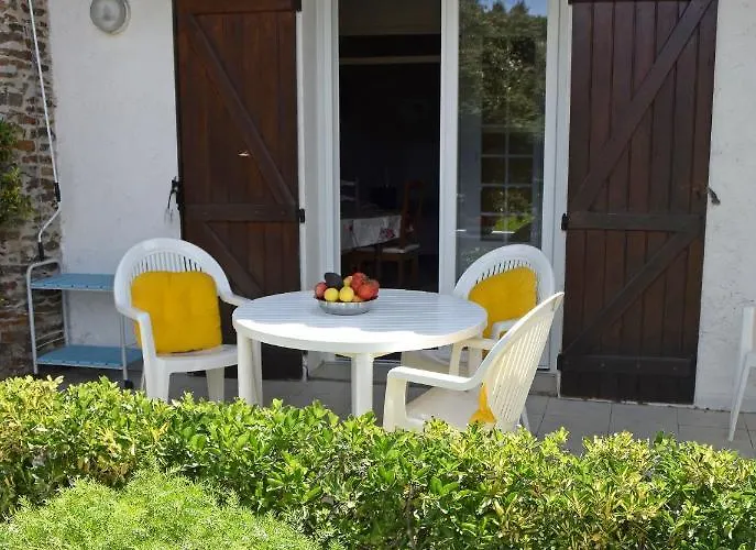 Dans En Rez De Jardin * Йер