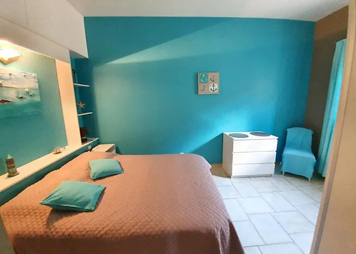 Апартаменты Dans En Rez De Jardin *