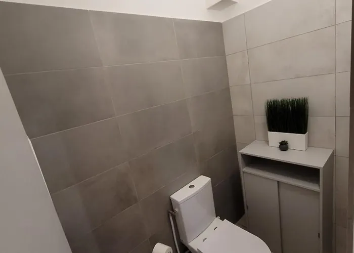 Апартаменты Dans En Rez De Jardin Йер