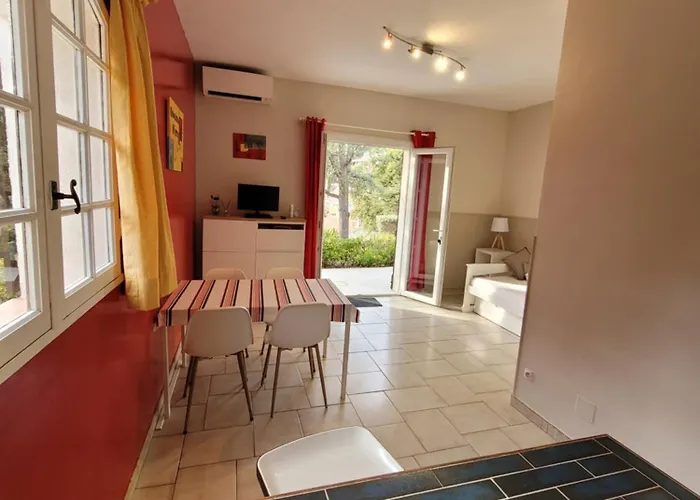 Dans En Rez De Jardin