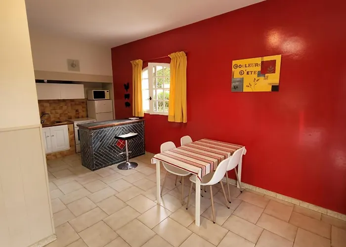 Lejlighed Dans En Rez De Jardin *